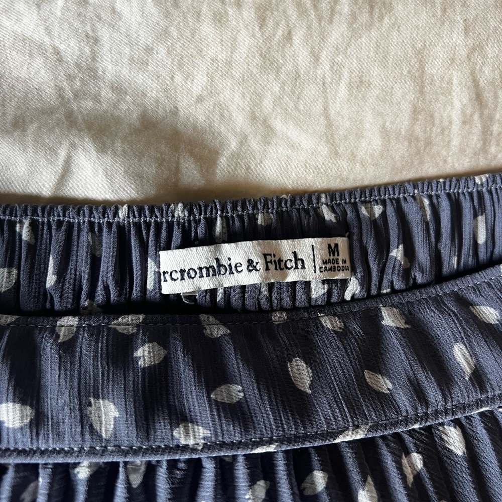 Abercrombie midi pleated skirt size M - Picture 3 of 4